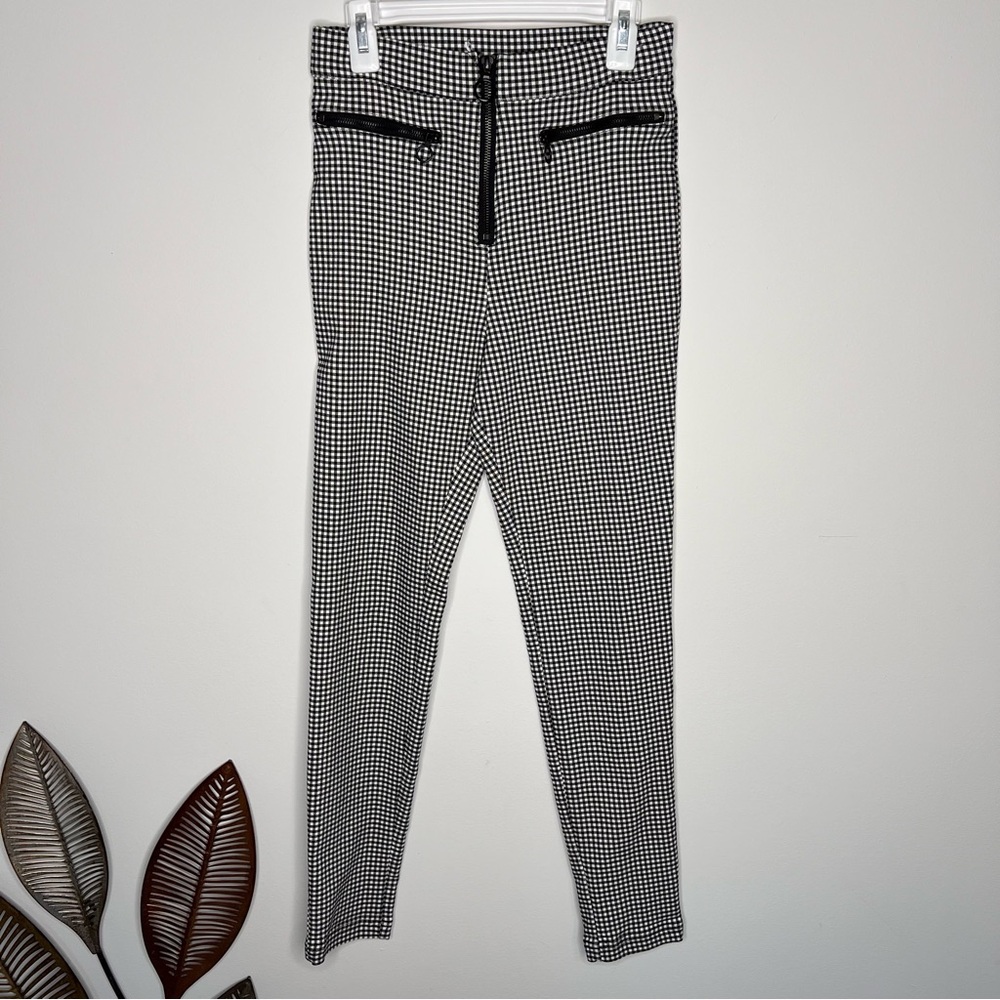 URBAN OUTFITTERS Black and‎ White Checkered Stretch Trousers D8